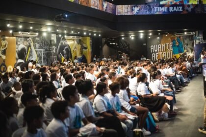 Aulão reúne mais de 1,5 mil estudantes de Camaragibe em preparação para avaliação estadual Aulão reúne mais de 1,5 mil estudantes de Camaragibe em preparação para avaliação estadual